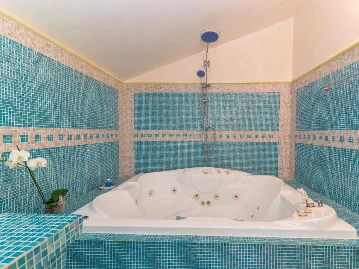Villa Surphinia By Interhome Bari Sardo Kültér fotó